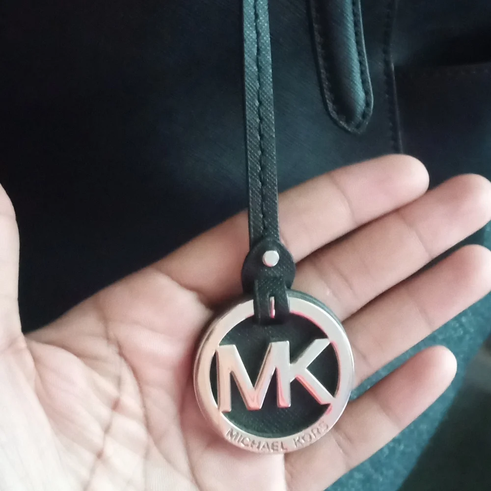 Great Condition Michael Kors Marilyn Medium Saffiano Leather Tote Bag - Picture 8 of 12